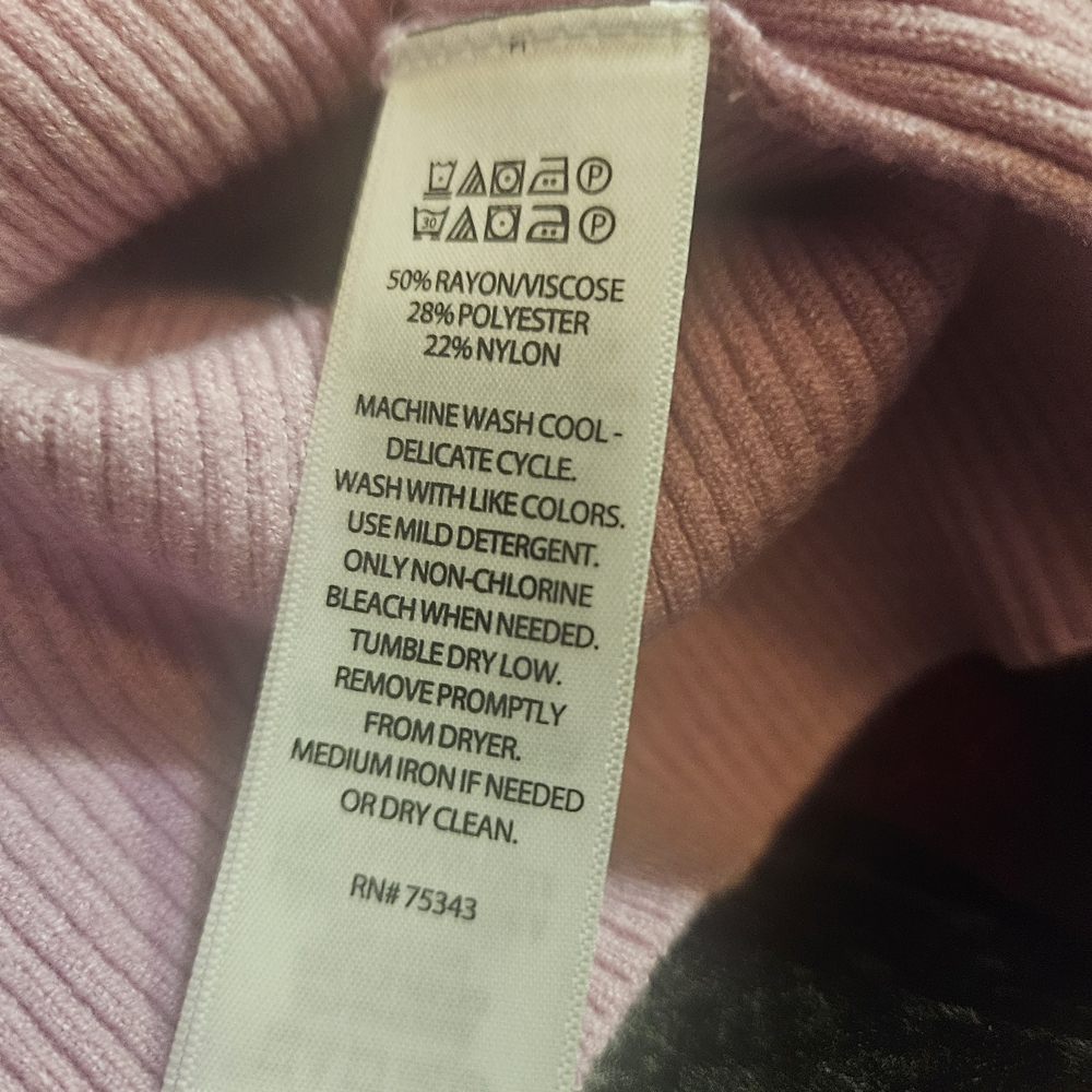 Sincerely Jules Pink V-Neck Sweater - Picture 4 of 4